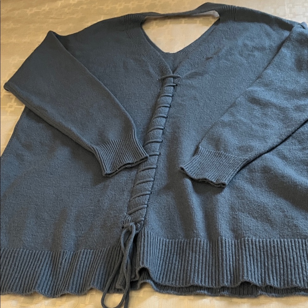 Elegant Women's V-Neck Sweater in Slate Blue